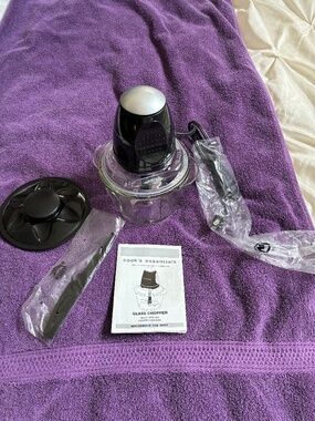 New in Box Cook’s Essentials Glass Chopper